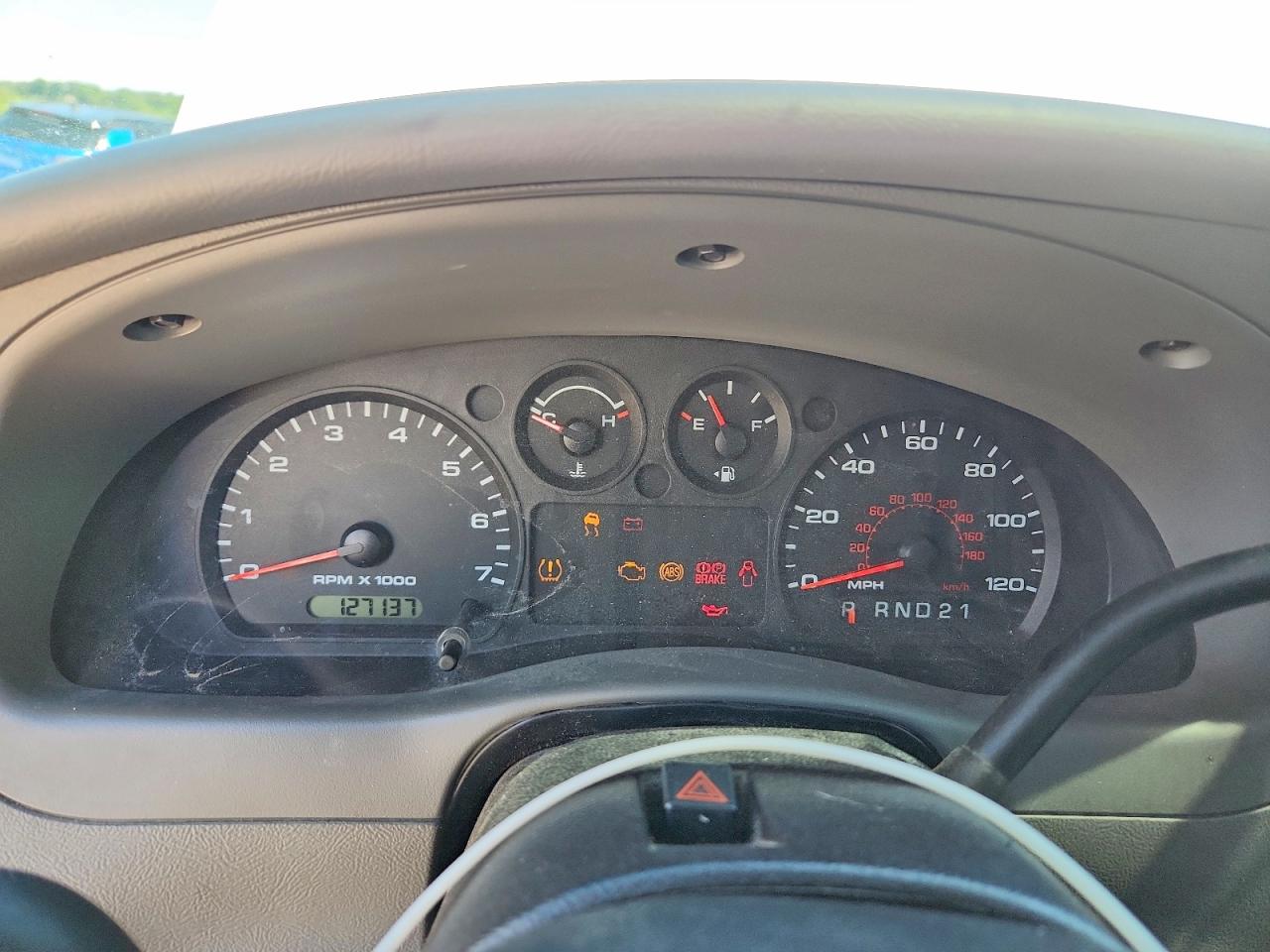 2011 Ford Ranger Super Cab White vin: 1FTKR1EE3BPB20829