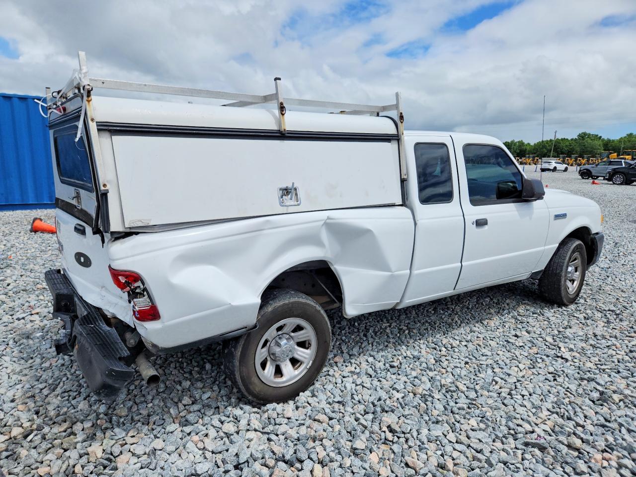 2011 Ford Ranger Super Cab White vin: 1FTKR1EE4BPA10744