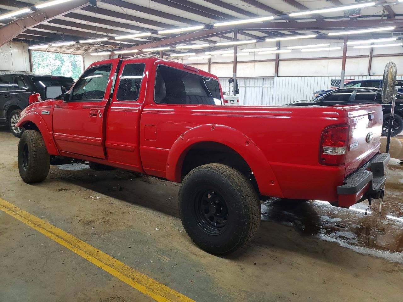 2010 Ford Ranger Super Cab Red vin: 1FTKR1EE5APA75875
