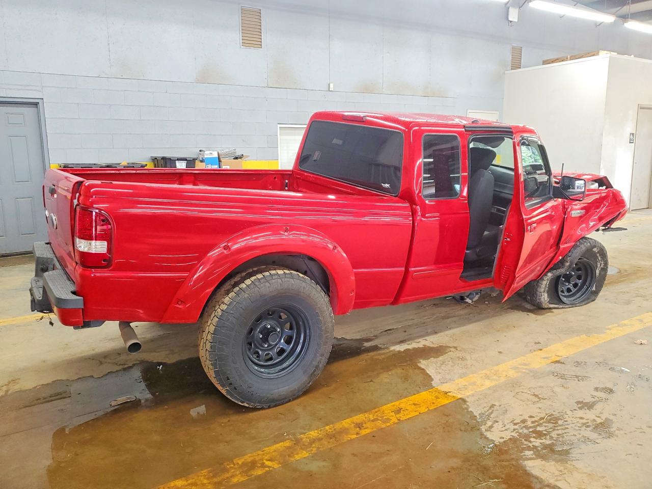 2010 Ford Ranger Super Cab Red vin: 1FTKR1EE5APA75875