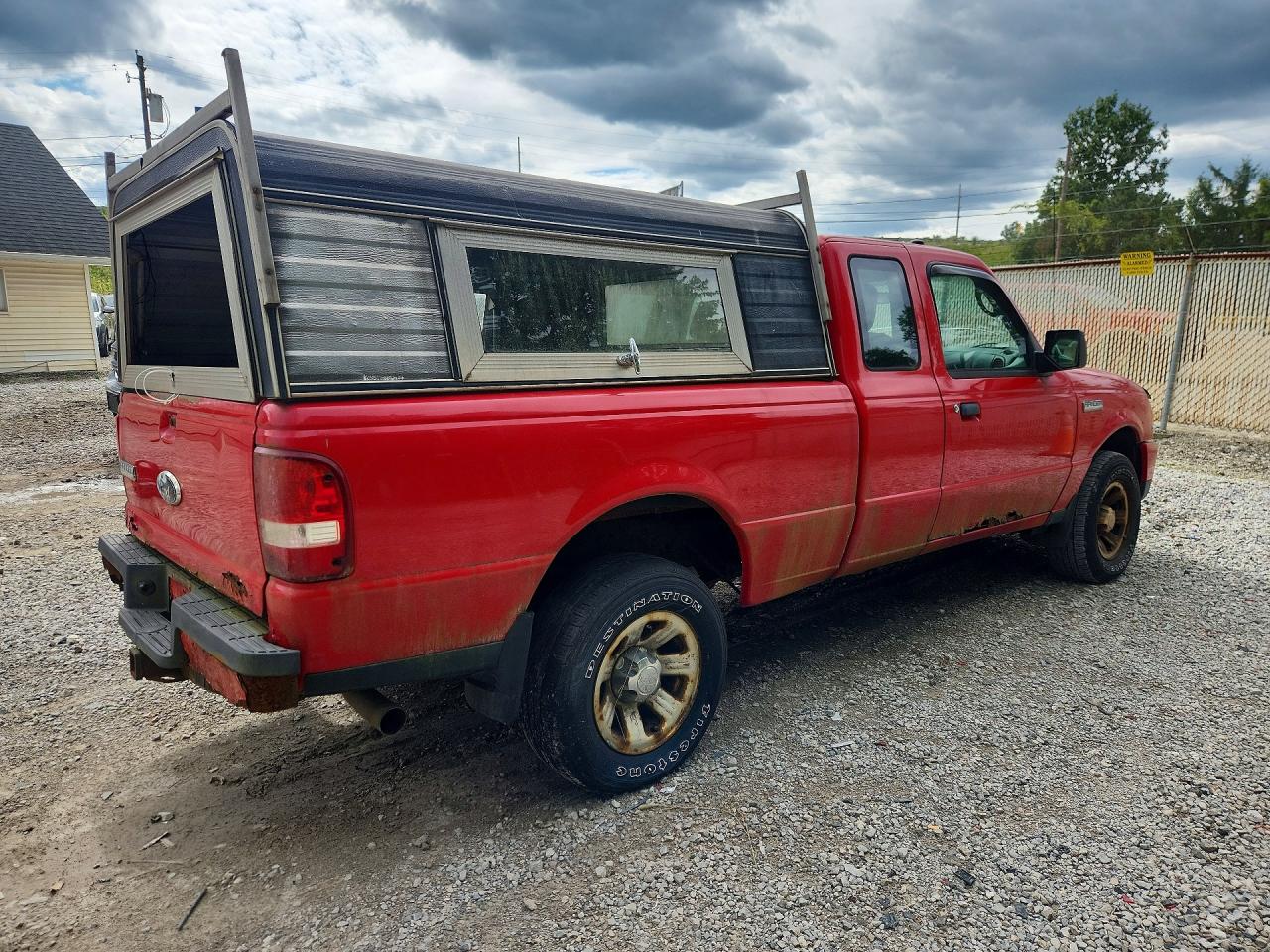 2010 Ford Ranger Super Cab Red vin: 1FTKR1EEXAPA52382
