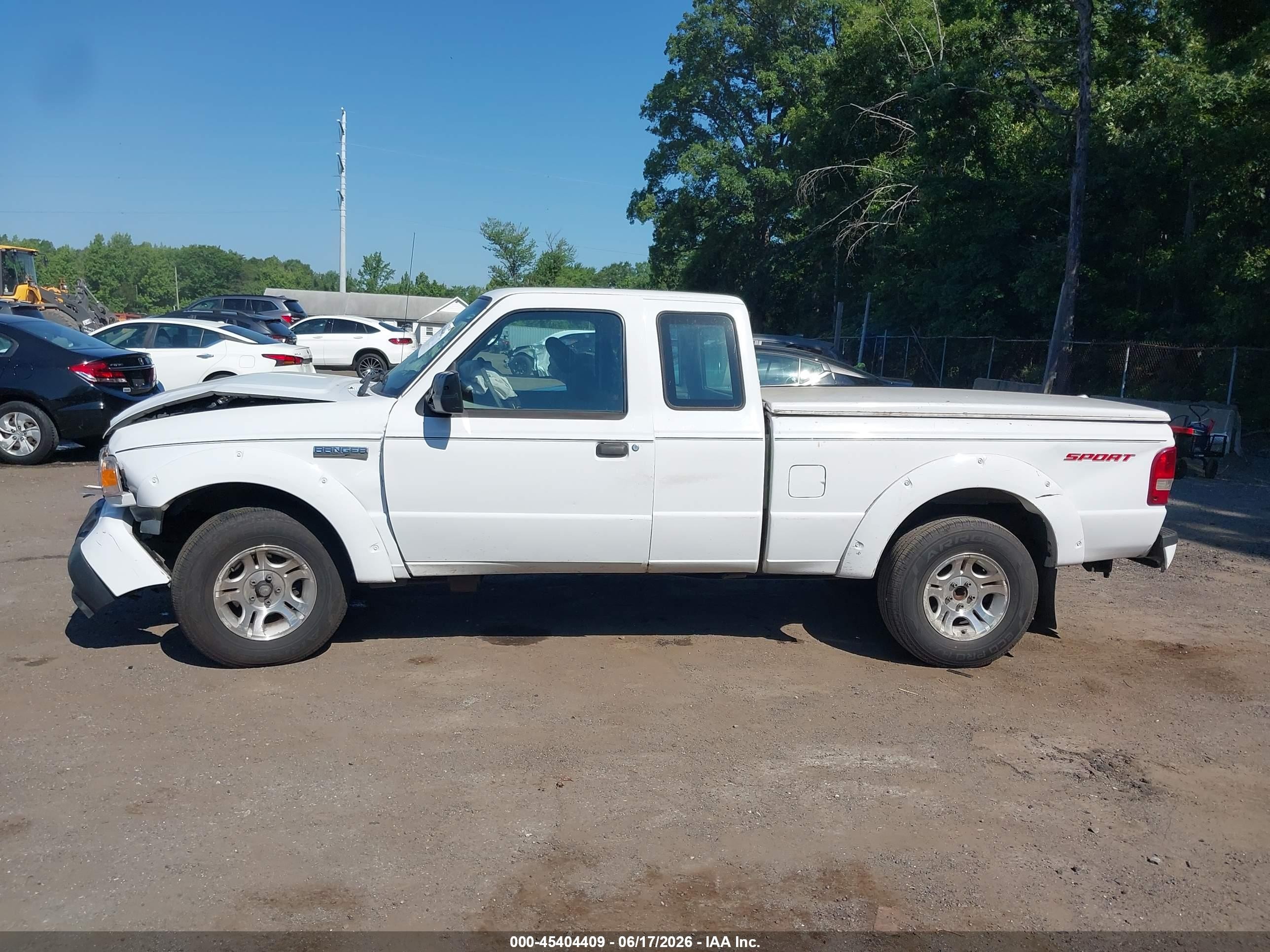 2010 Ford Ranger   White vin: 1FTKR1EEXAPA65164