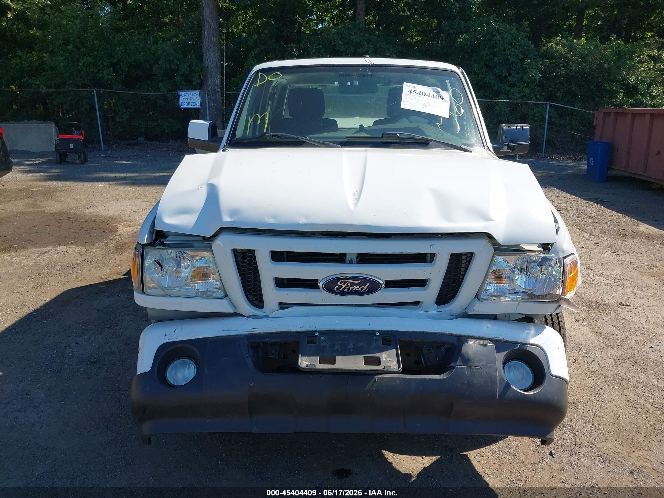 2010 Ford Ranger   White vin: 1FTKR1EEXAPA65164