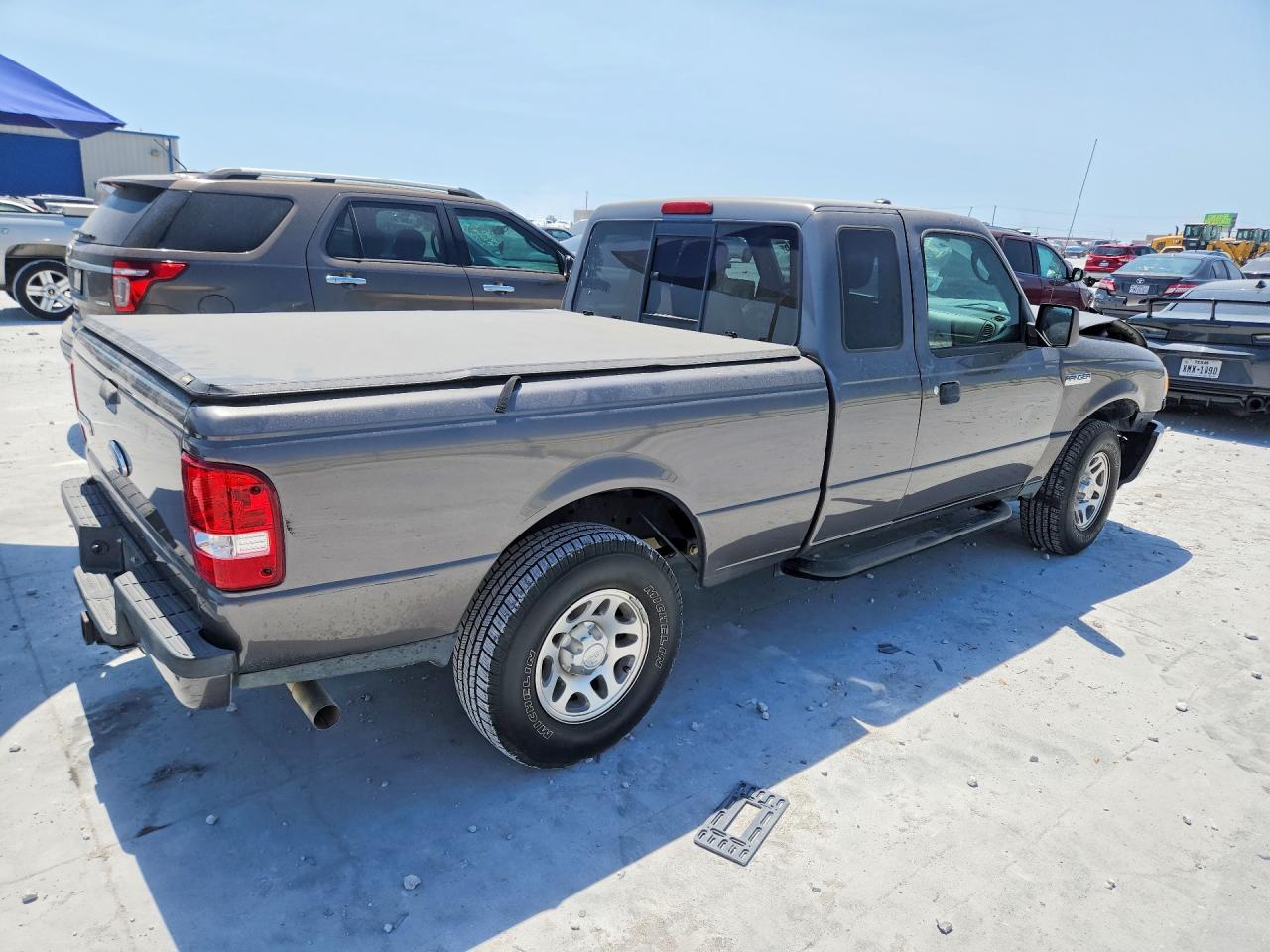 2011 Ford Ranger Super Cab Gray vin: 1FTKR1EEXBPB15093