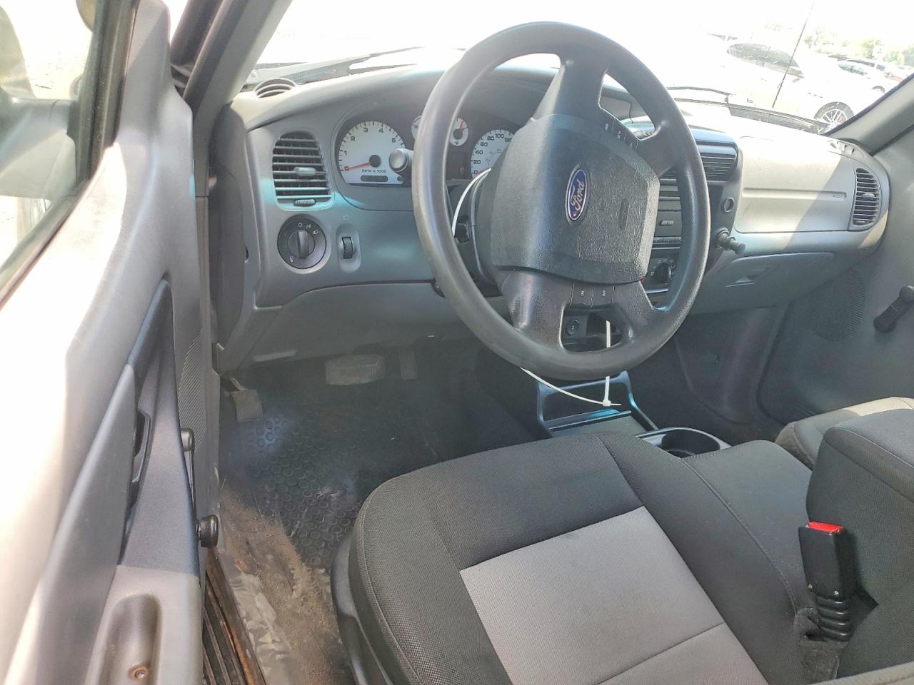 2011 Ford Ranger Super Cab Gray vin: 1FTKR4EE2BPA06290