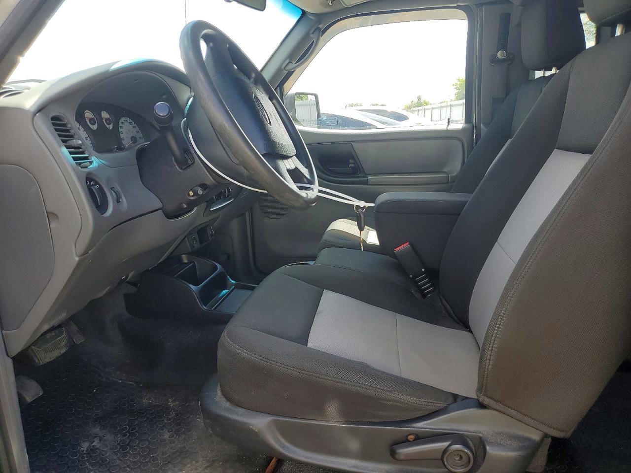 2011 Ford Ranger Super Cab Gray vin: 1FTKR4EE2BPA06290