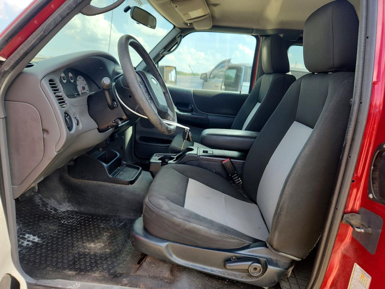 2010 Ford Ranger Super Cab Red vin: 1FTKR4EE3APA05759