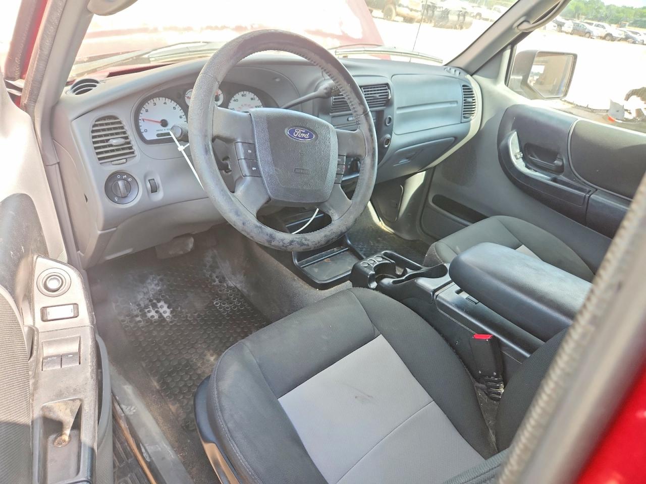 2010 Ford Ranger Super Cab Red vin: 1FTKR4EE3APA05759