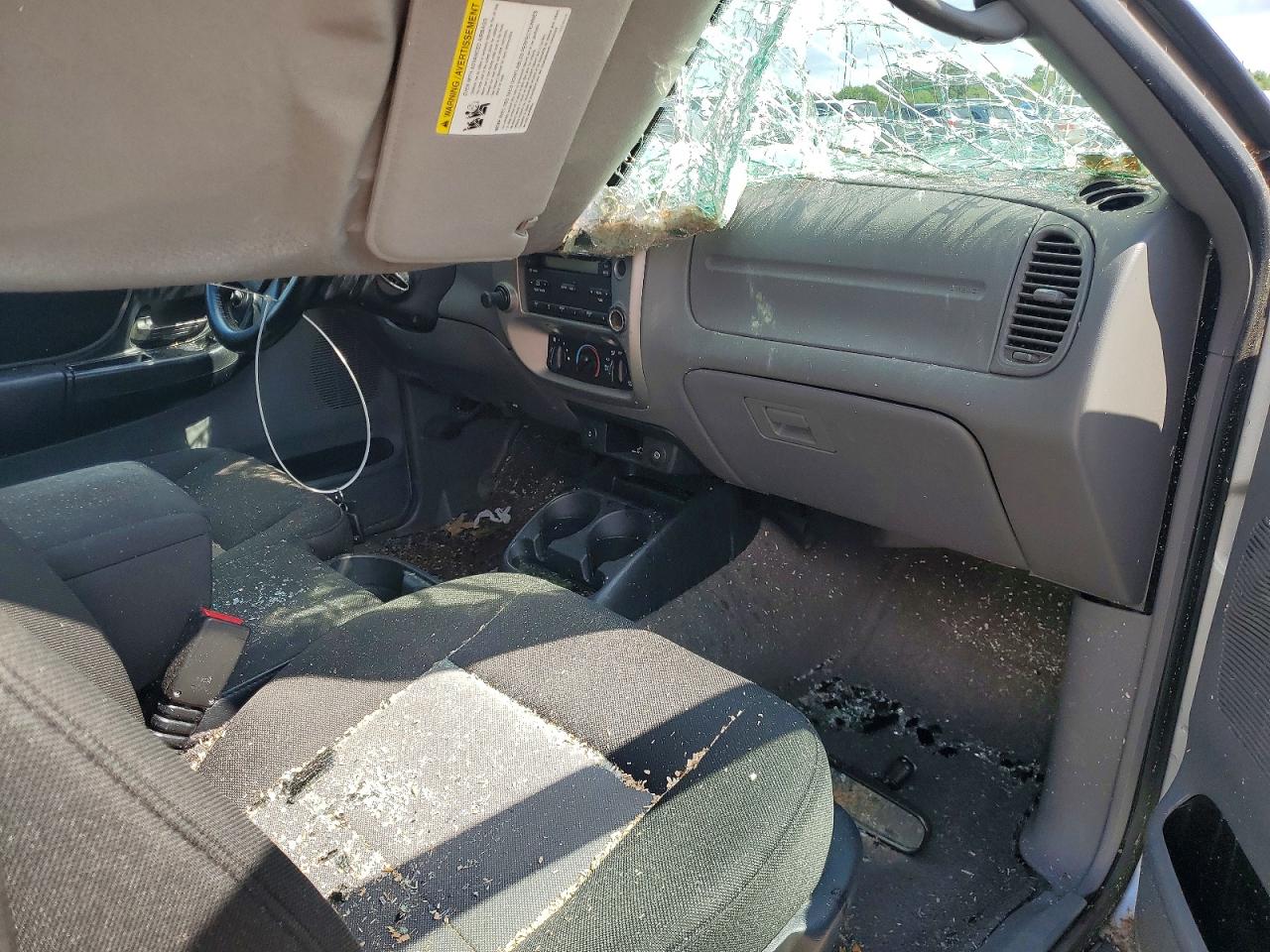 2010 Ford Ranger Super Cab Silver vin: 1FTKR4EE3APA32024