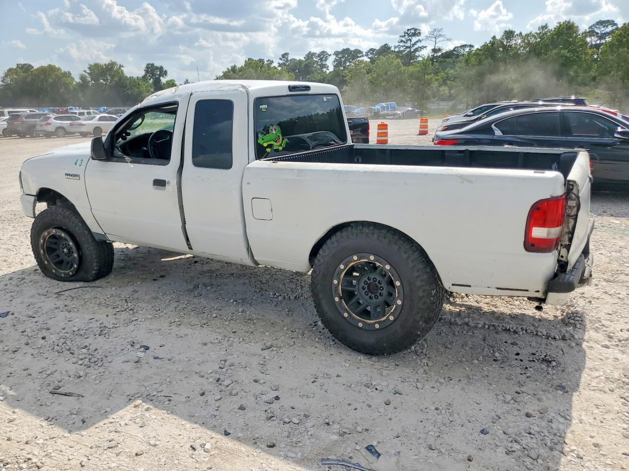 2011 Ford Ranger Super Cab White vin: 1FTKR4EE5BPA70680