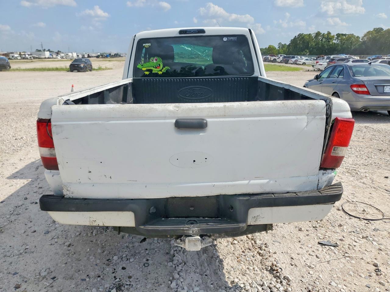 2011 Ford Ranger Super Cab White vin: 1FTKR4EE5BPA70680