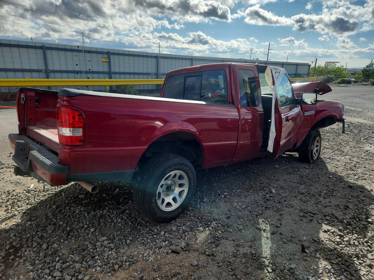 2010 Ford Ranger Super Cab Maroon vin: 1FTKR4EE6APA05299