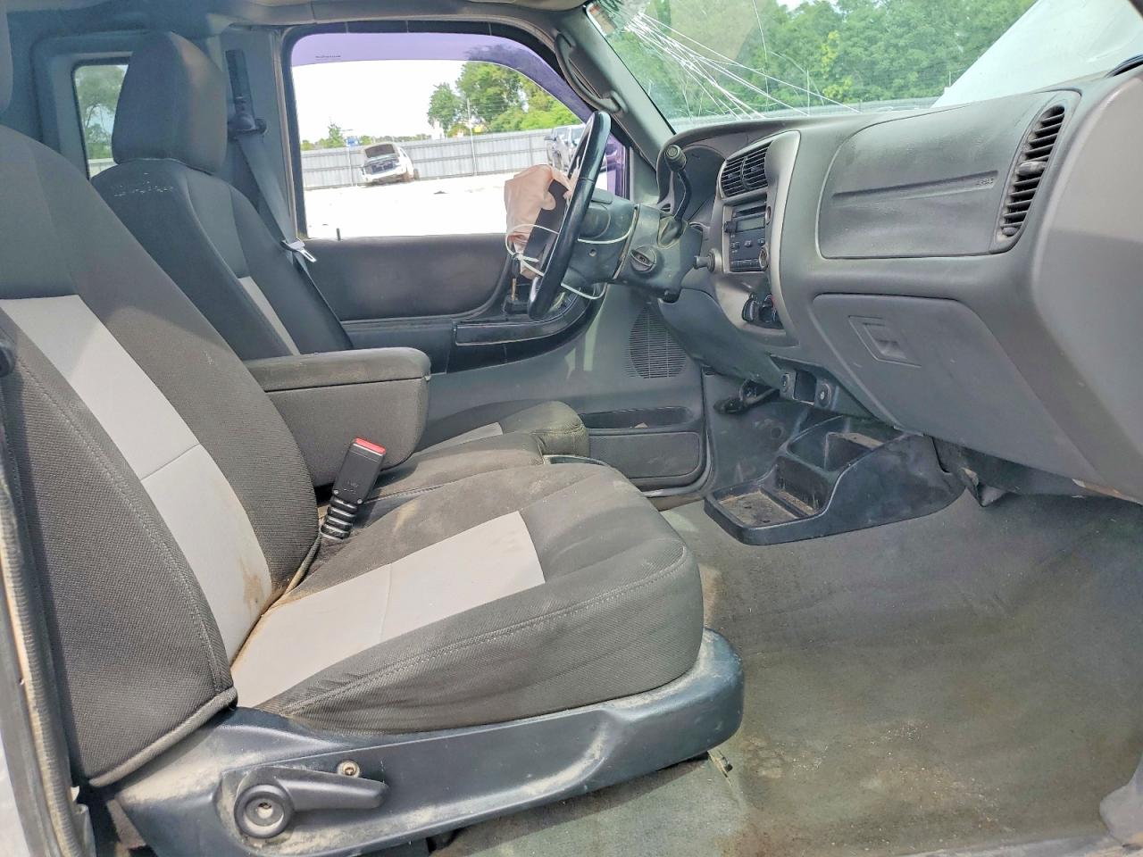2010 Ford Ranger Super Cab Silver vin: 1FTKR4EE6APA32177