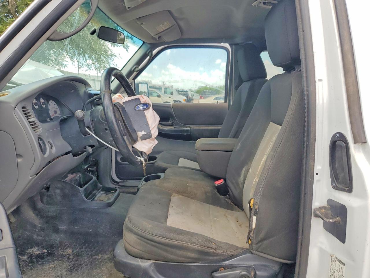 2011 Ford Ranger Super Cab White vin: 1FTKR4EE6BPA46582