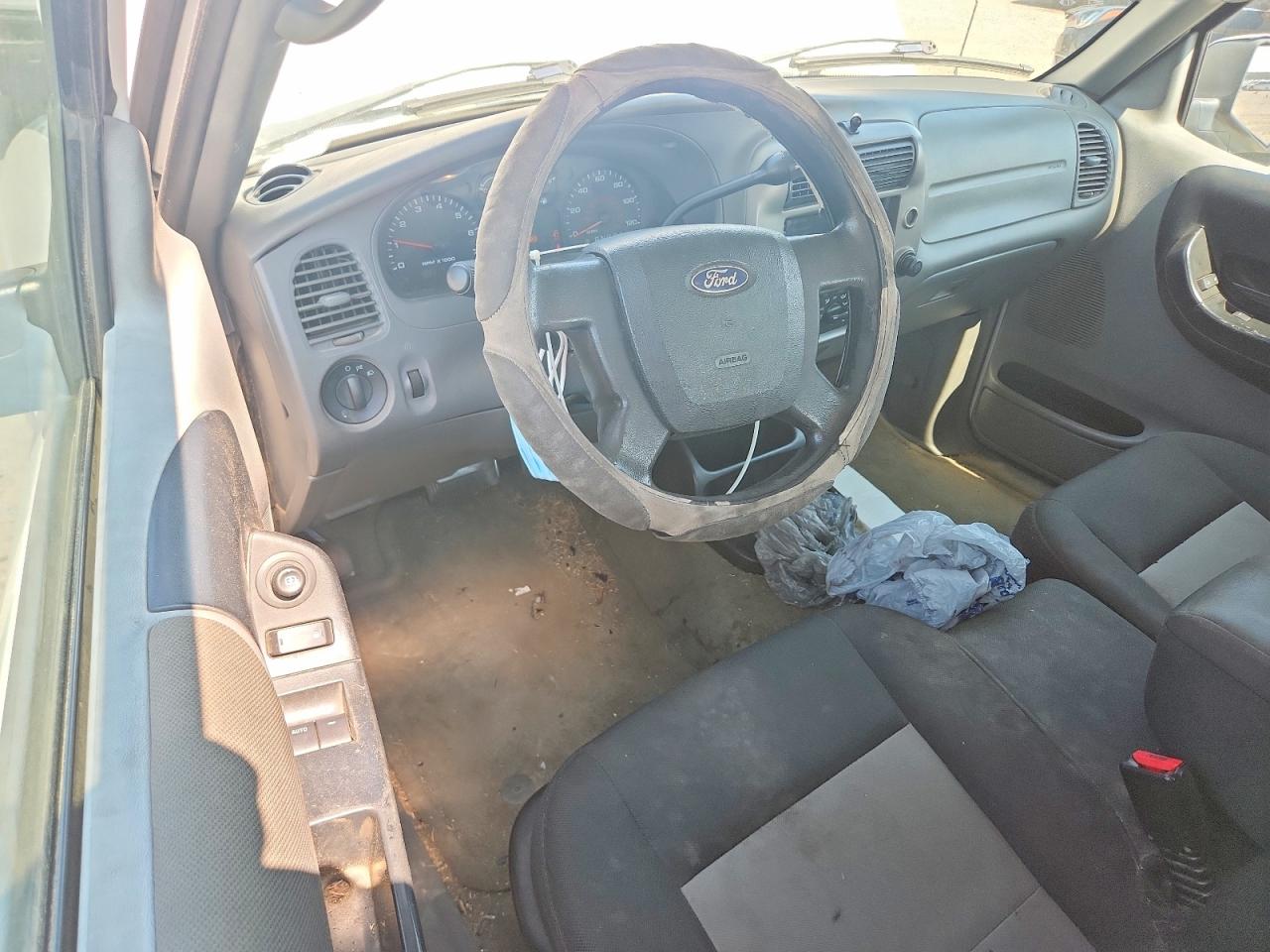 2011 Ford Ranger Super Cab White vin: 1FTKR4EE7BPA56604