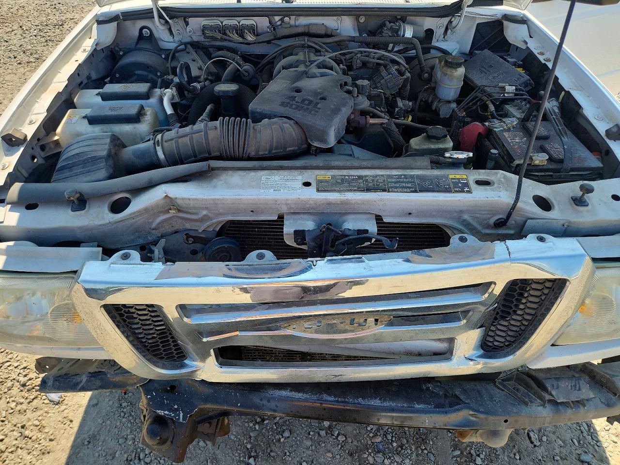 2011 Ford Ranger Super Cab White vin: 1FTKR4EE7BPA56604