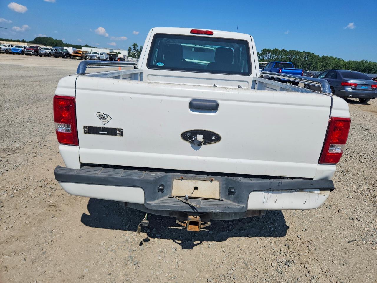 2011 Ford Ranger Super Cab White vin: 1FTKR4EE7BPA56604