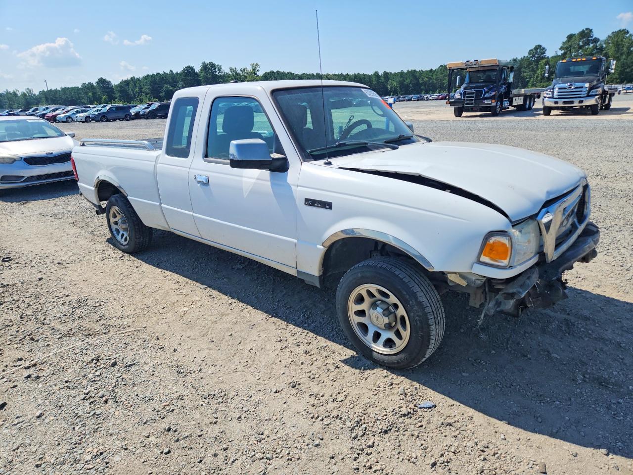 2011 Ford Ranger Super Cab White vin: 1FTKR4EE7BPA56604