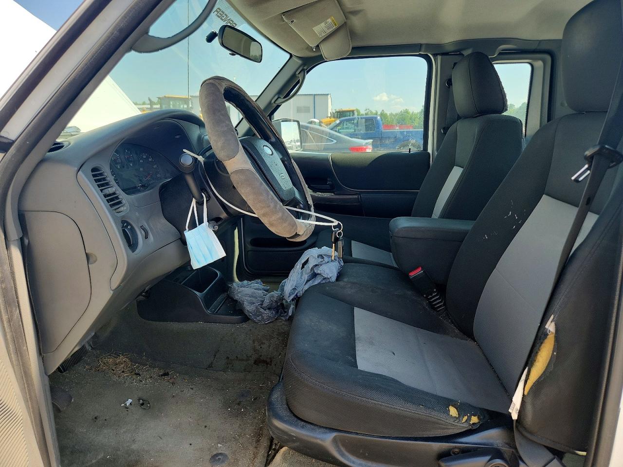 2011 Ford Ranger Super Cab White vin: 1FTKR4EE7BPA56604