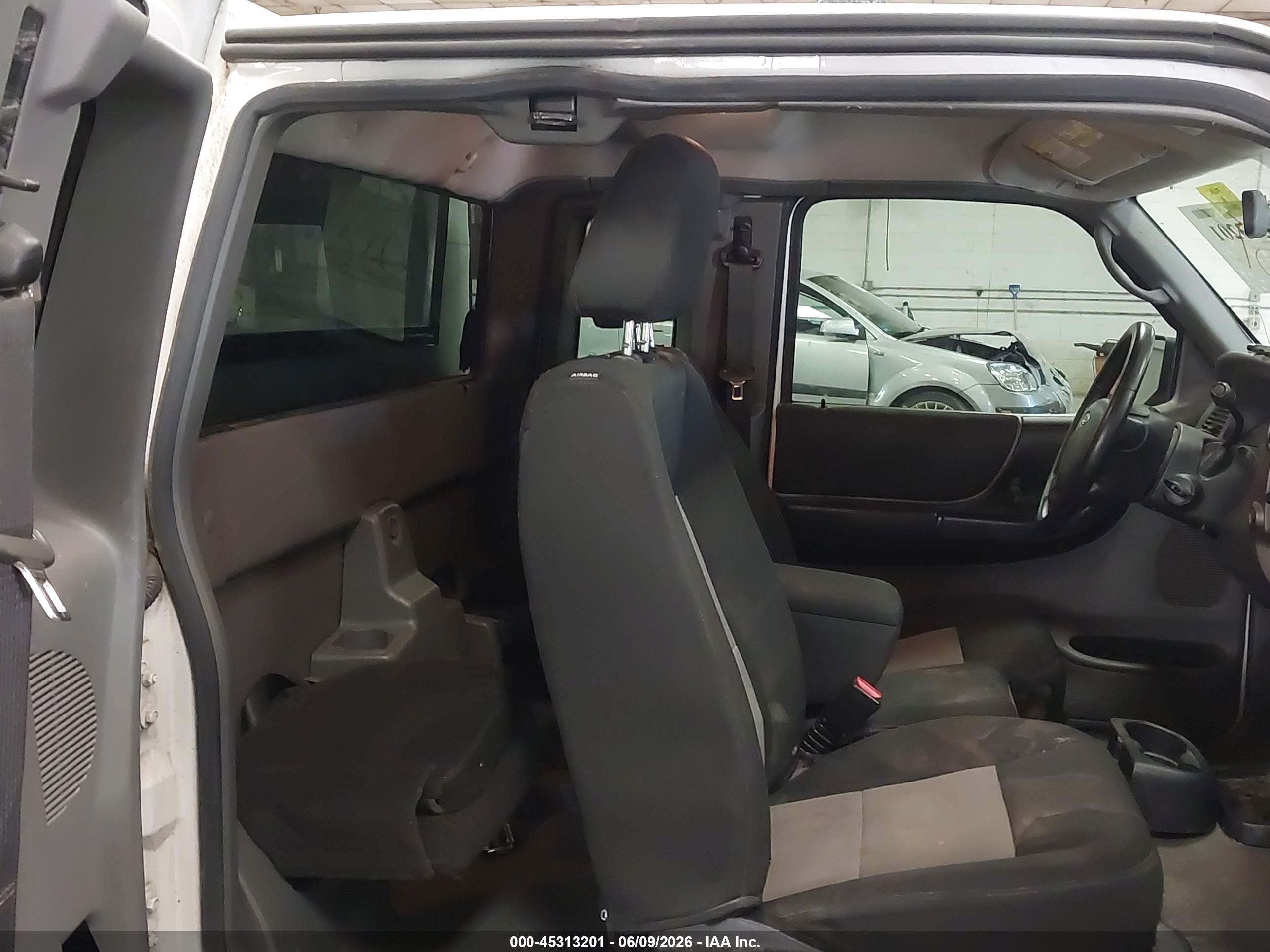 2010 Ford Ranger Xlt White vin: 1FTKR4EE9APA67411