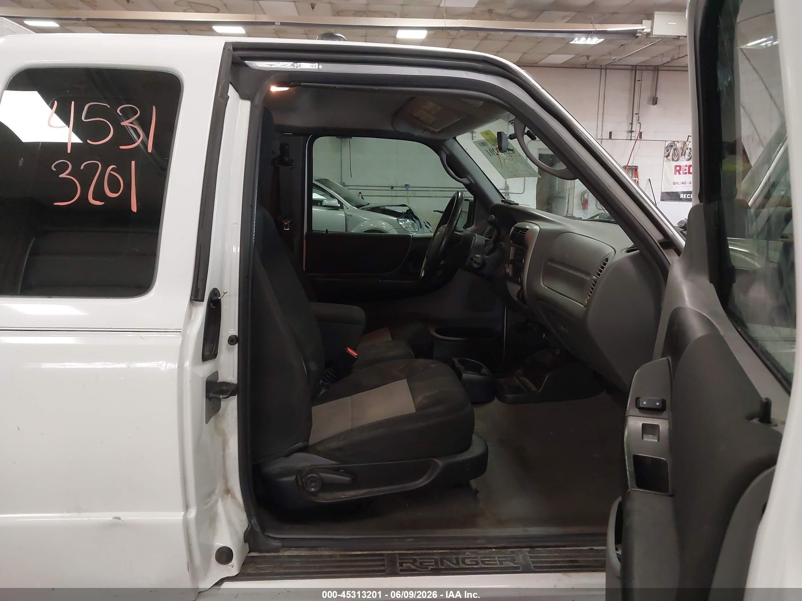 2010 Ford Ranger Xlt White vin: 1FTKR4EE9APA67411