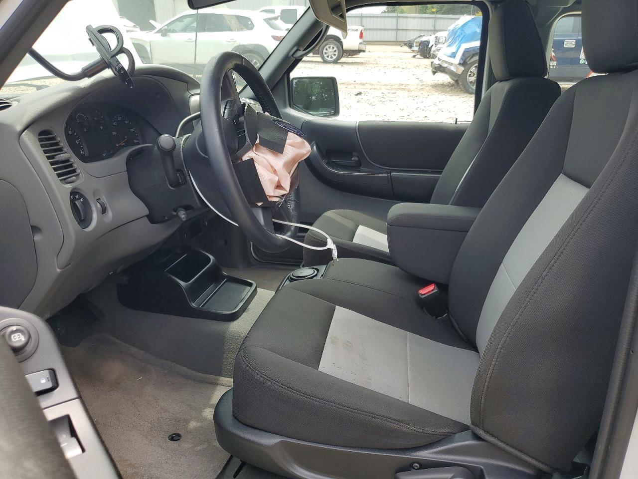 2010 Ford Ranger Super Cab White vin: 1FTKR4EEXAPA75372