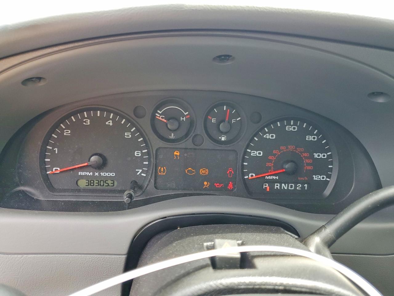 2010 Ford Ranger Super Cab White vin: 1FTKR4EEXAPA75372