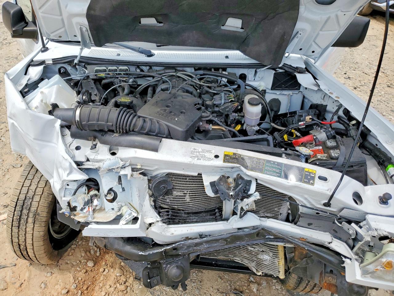 2010 Ford Ranger Super Cab White vin: 1FTKR4EEXAPA75372