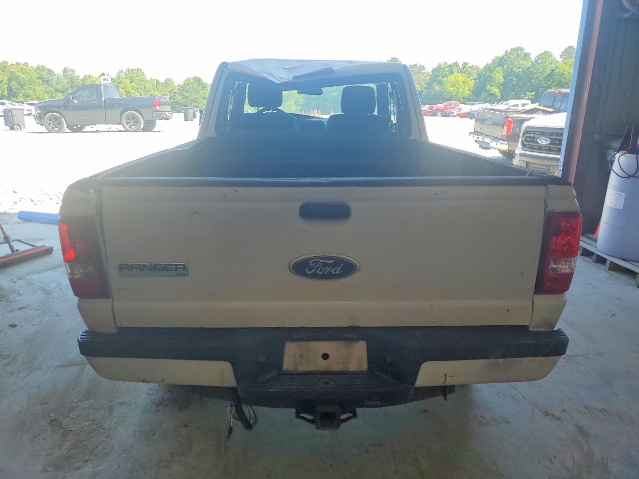 2011 Ford Ranger Super Cab White vin: 1FTKR4FE3BPA07074