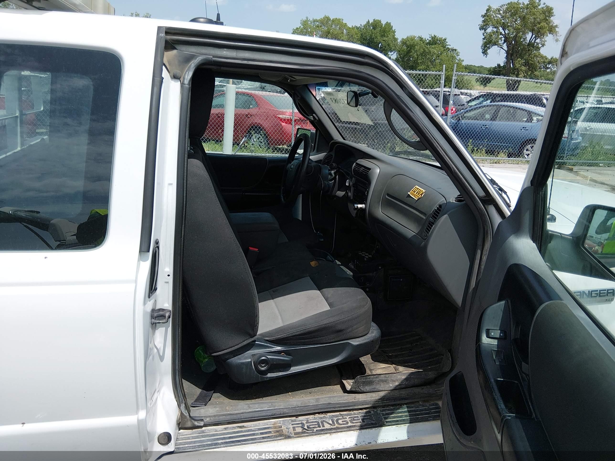 2011 Ford Ranger Super Cab White vin: 1FTKR4FE3BPA55545