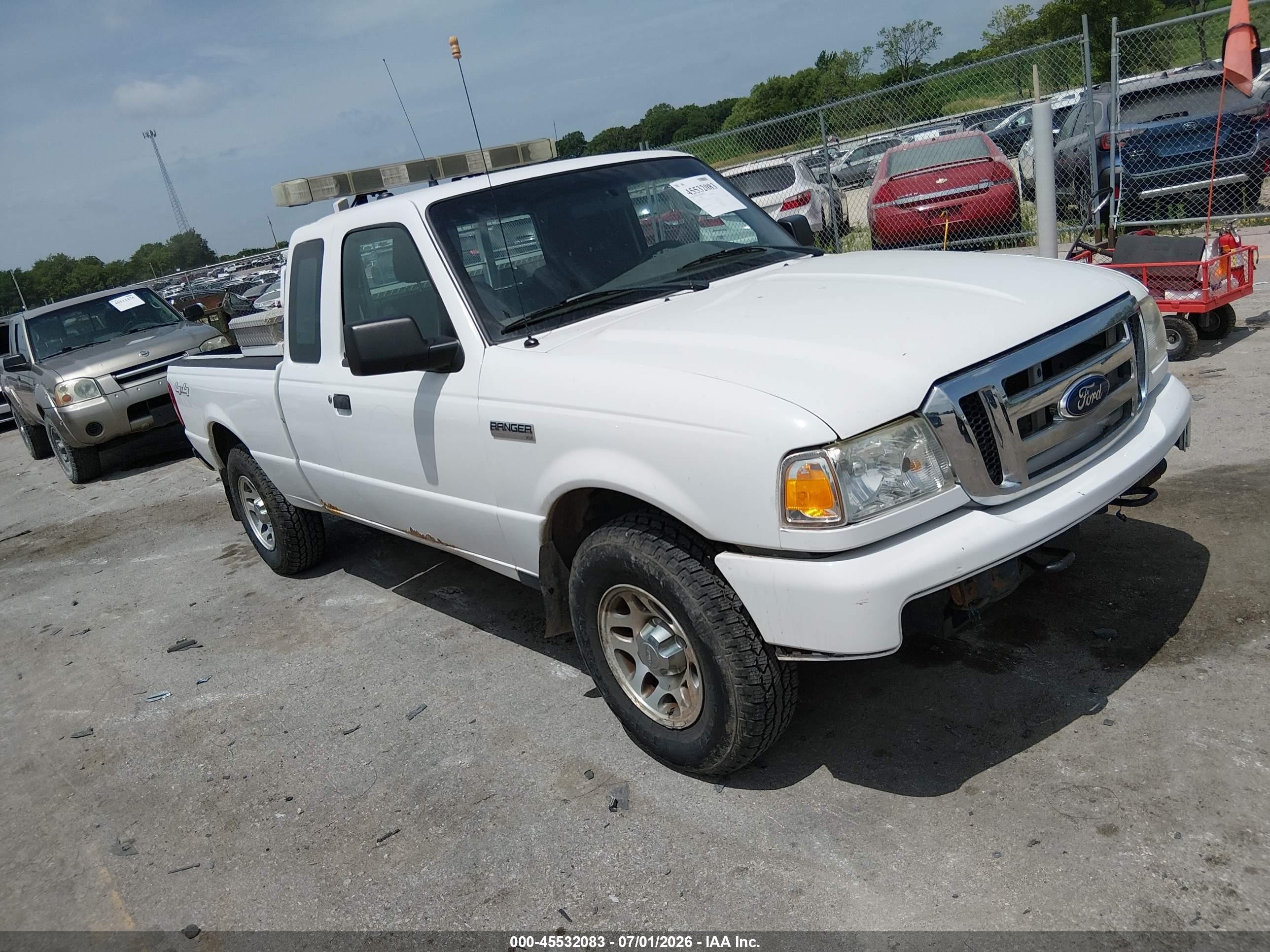 2011 Ford Ranger Super Cab White vin: 1FTKR4FE3BPA55545