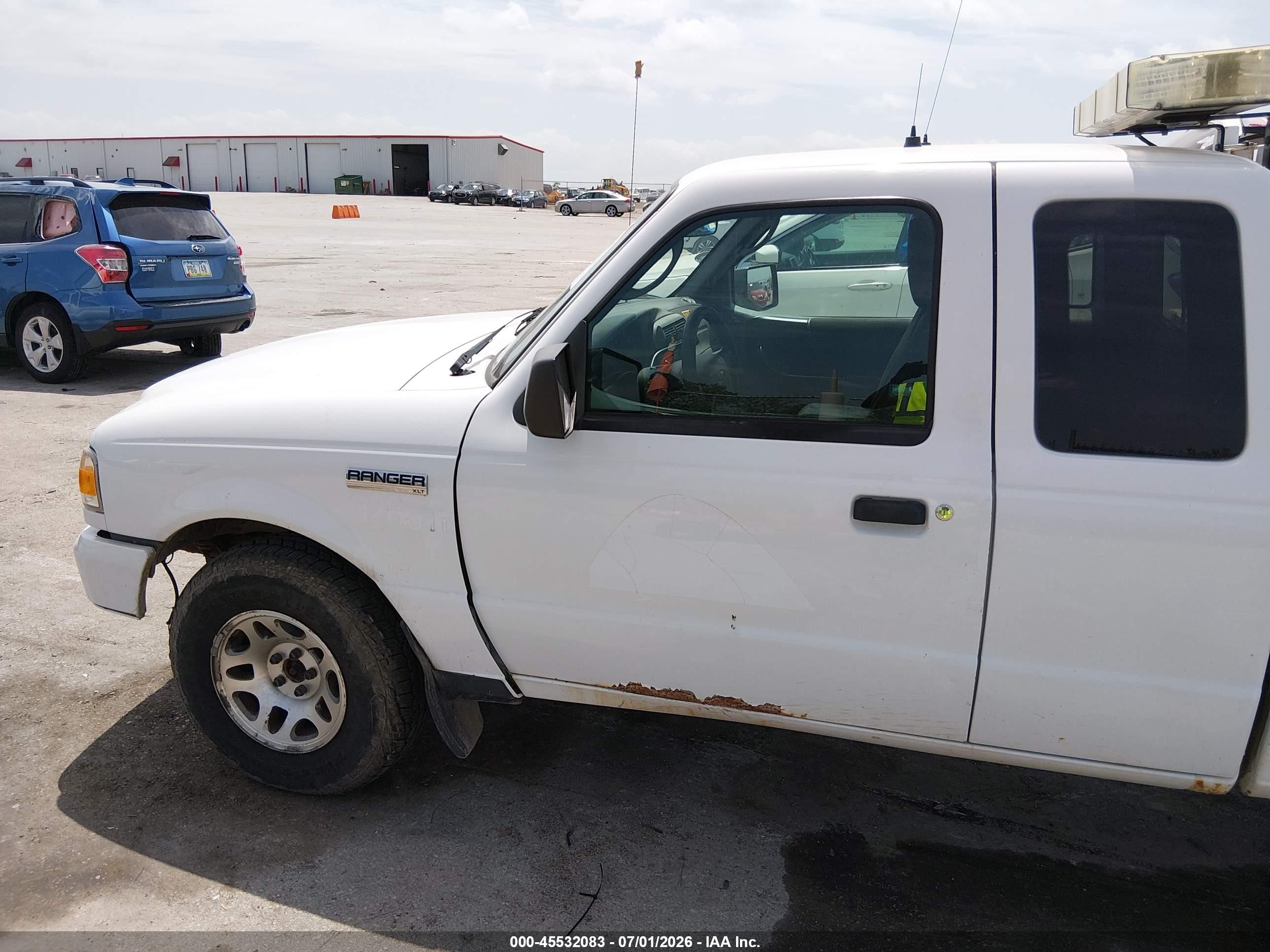 2011 Ford Ranger Super Cab White vin: 1FTKR4FE3BPA55545