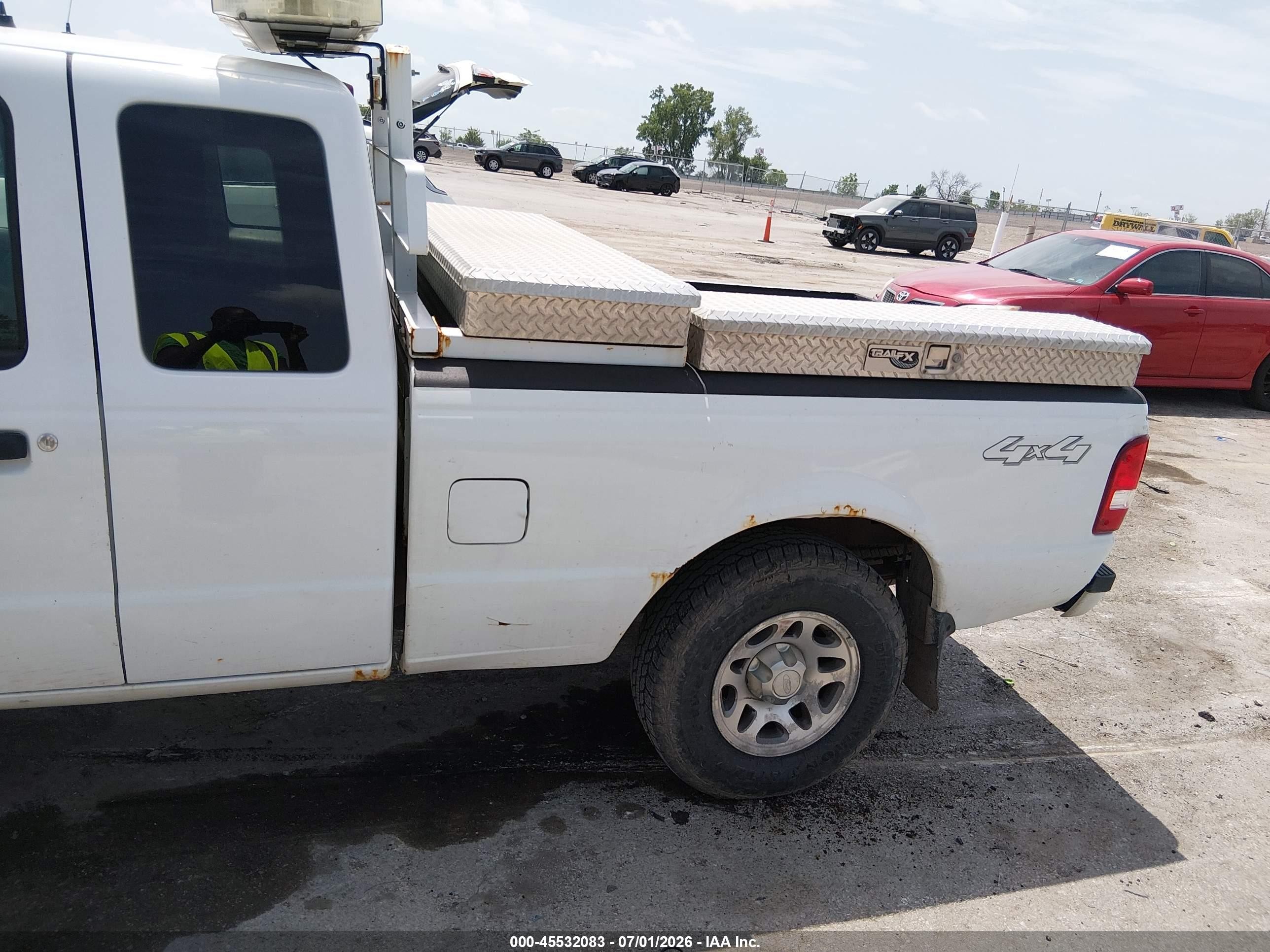 2011 Ford Ranger Super Cab White vin: 1FTKR4FE3BPA55545