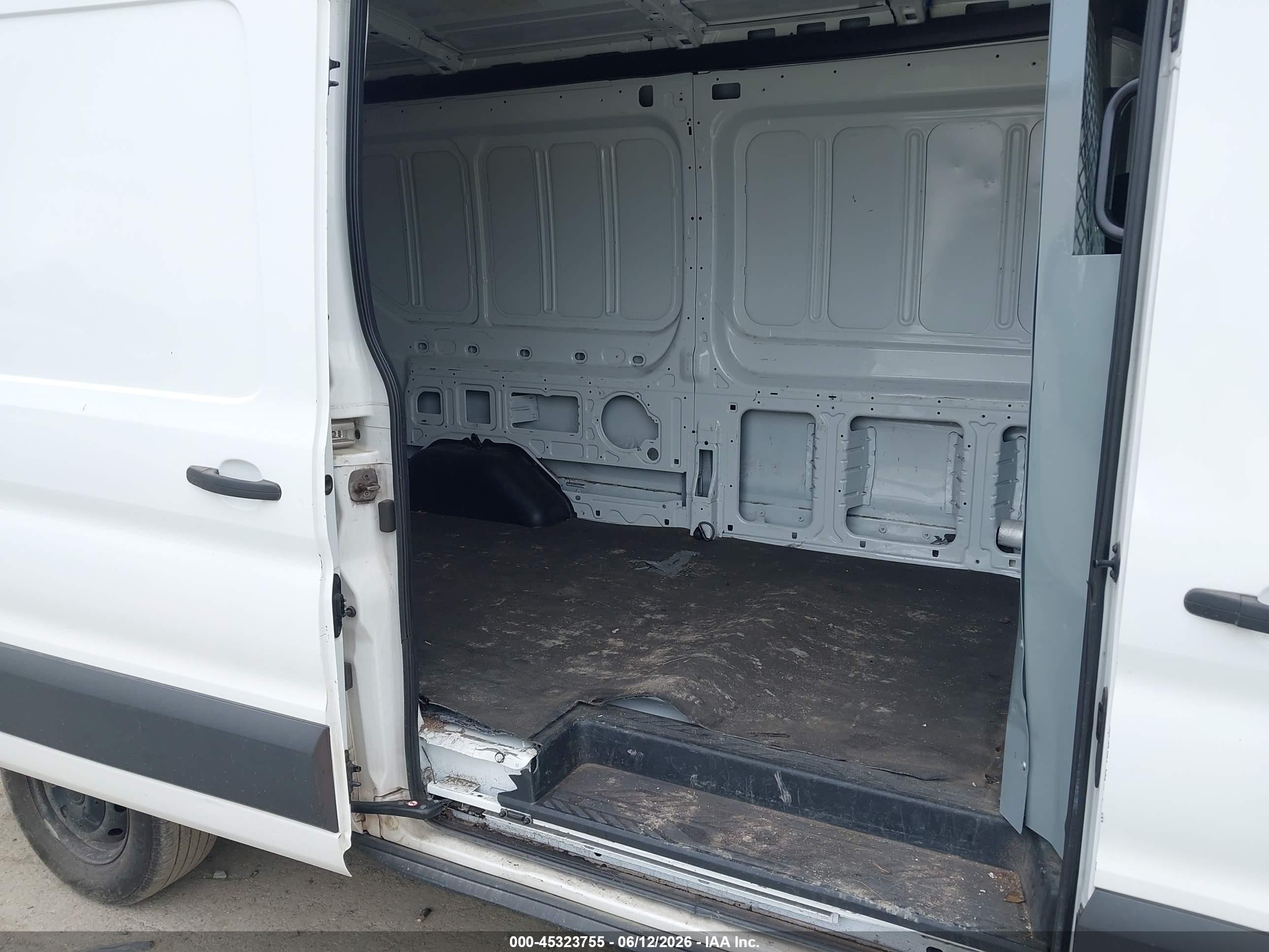 2020 Ford Transit-250   White vin: 1FTLR1C85LKA74050