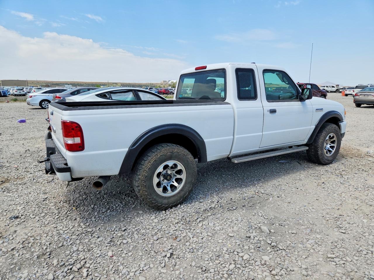 2011 Ford Ranger White vin: 1FTLR1EE1BPA66208