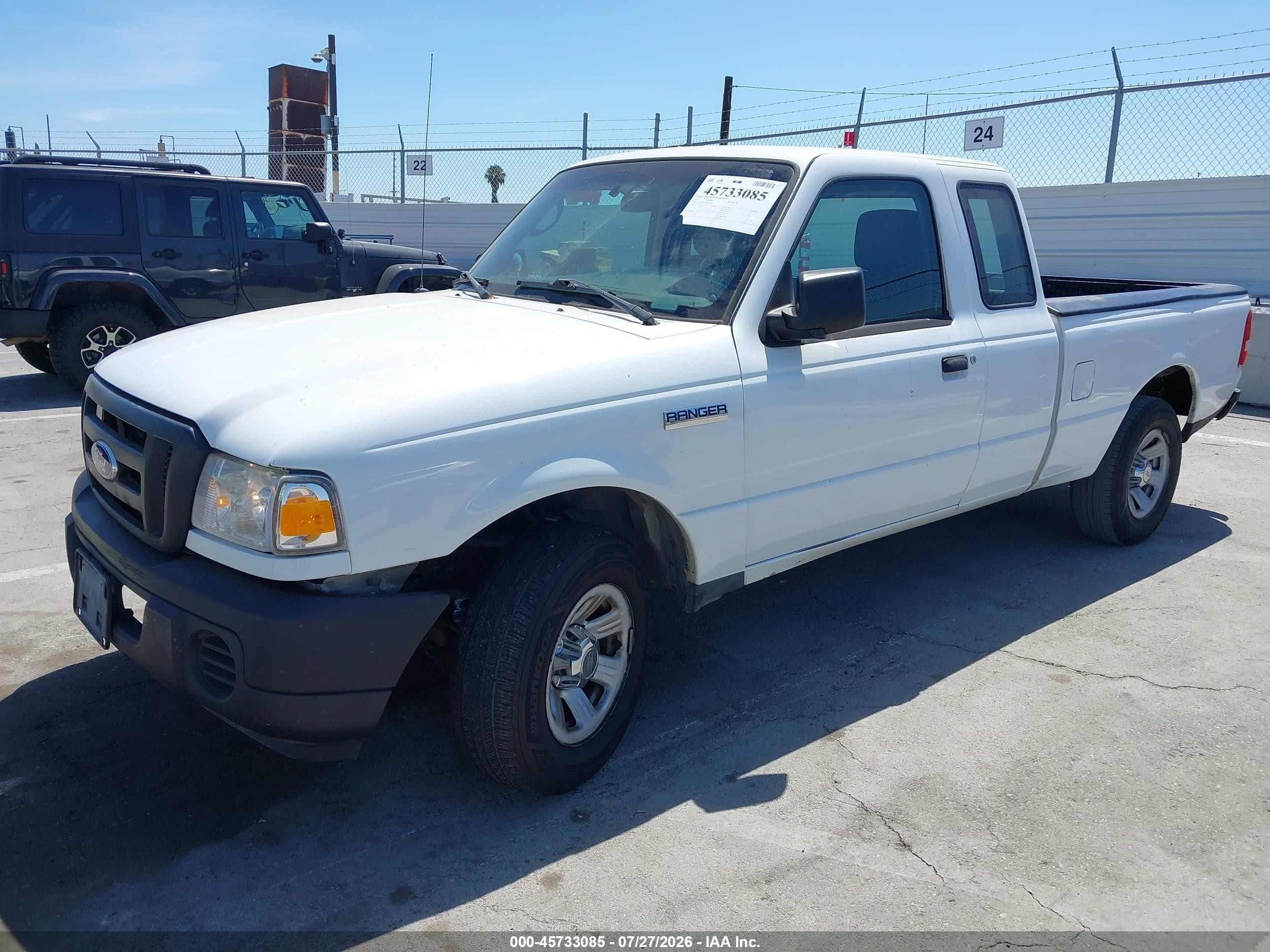 2011 Ford Ranger Xl White vin: 1FTLR1EE6BPB16858