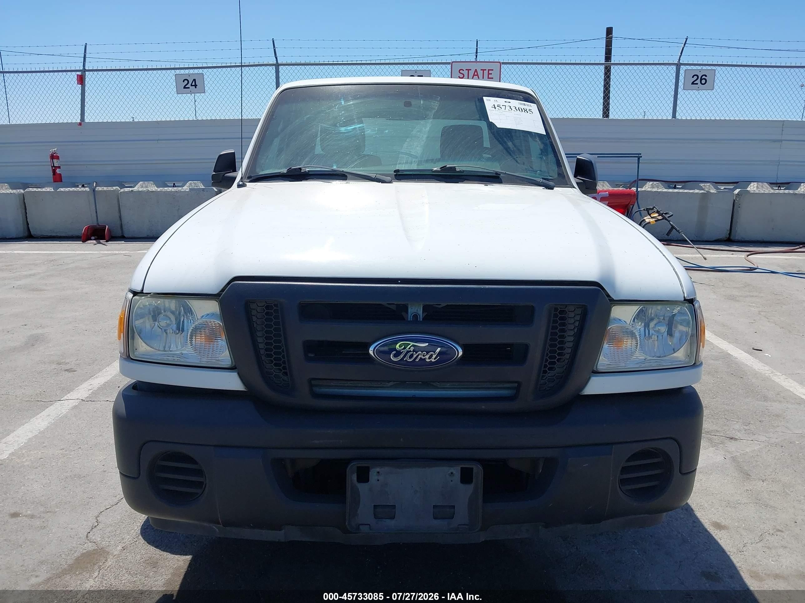 2011 Ford Ranger Xl White vin: 1FTLR1EE6BPB16858