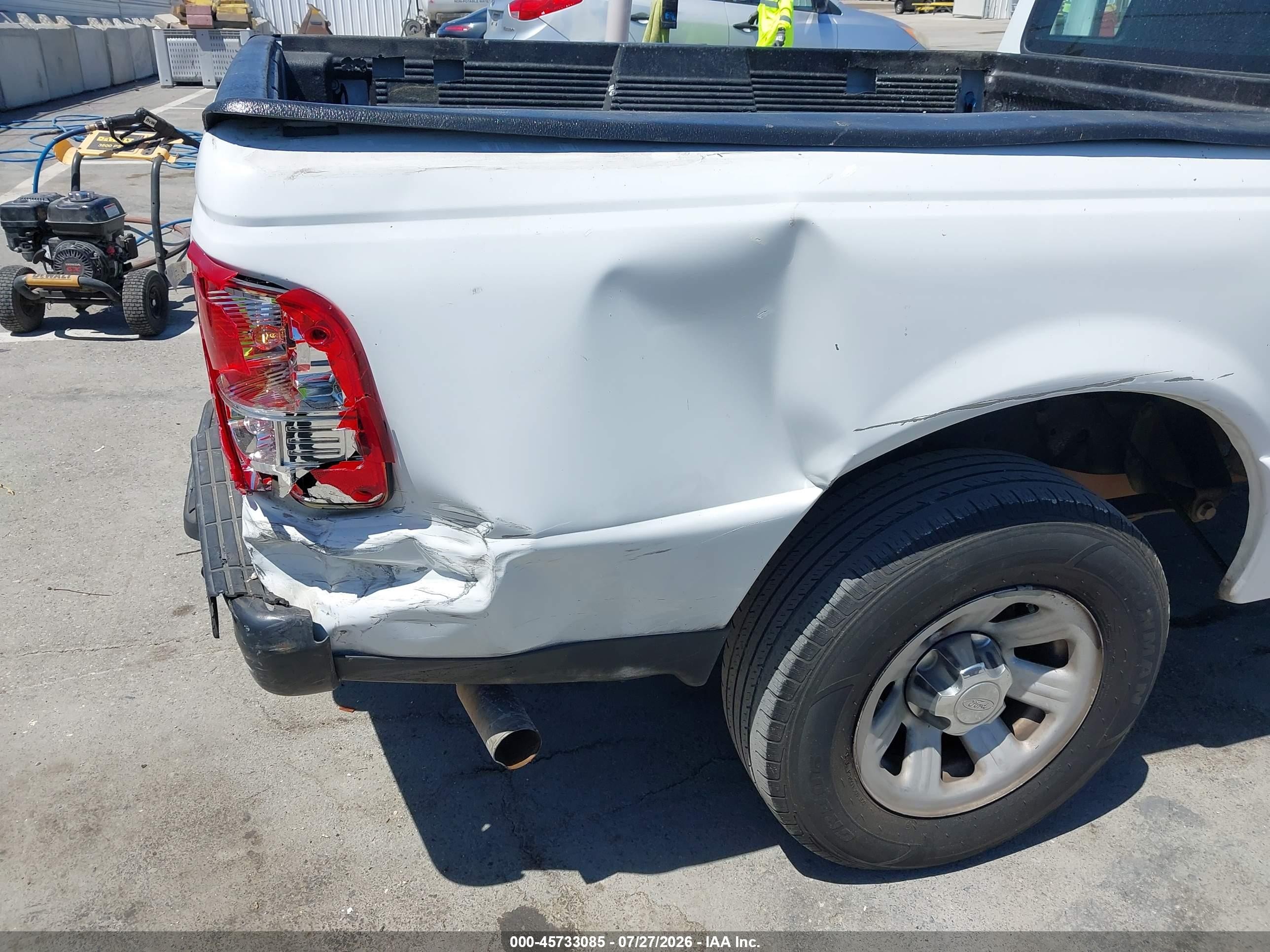 2011 Ford Ranger Xl White vin: 1FTLR1EE6BPB16858