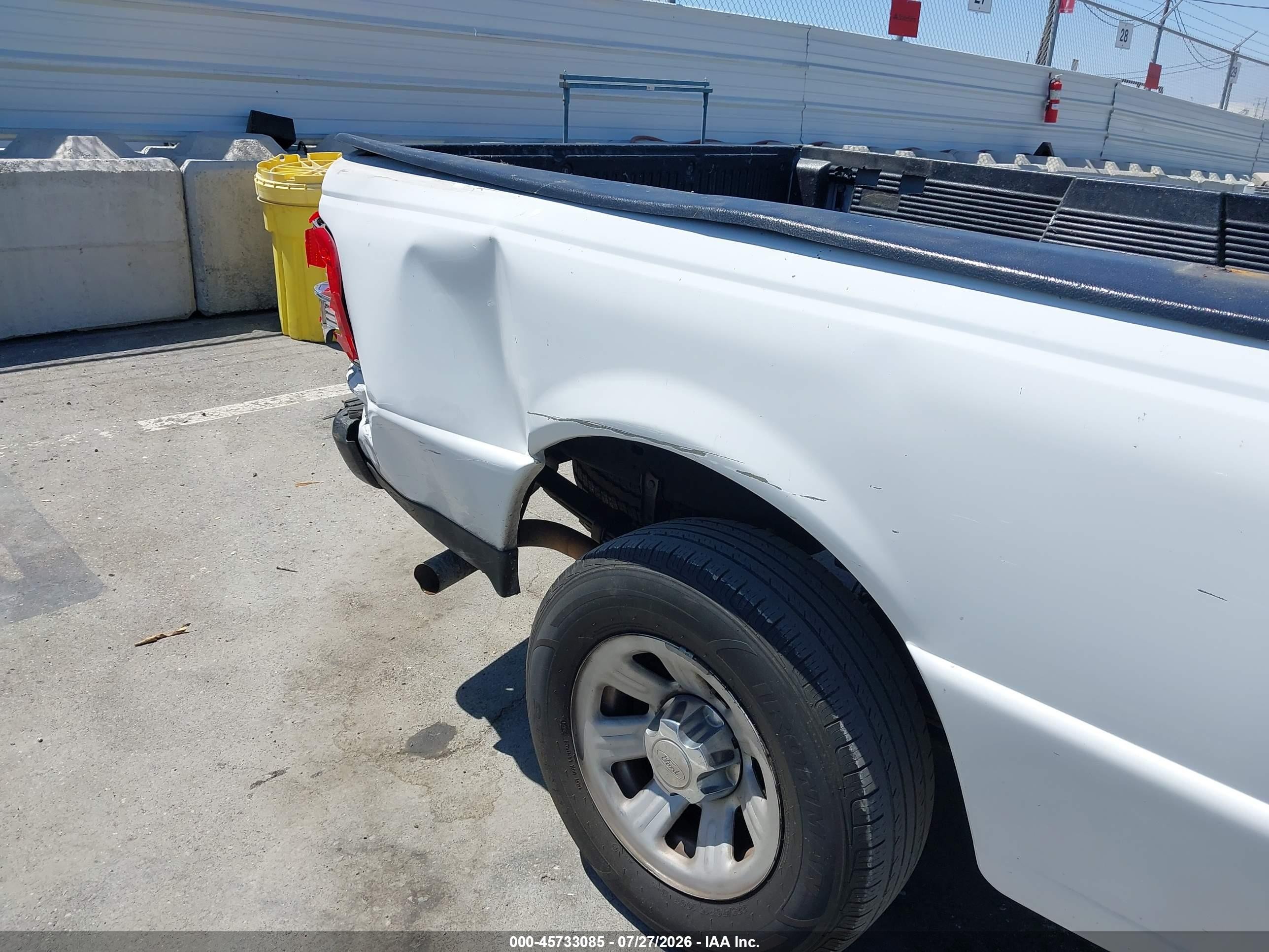 2011 Ford Ranger Xl White vin: 1FTLR1EE6BPB16858