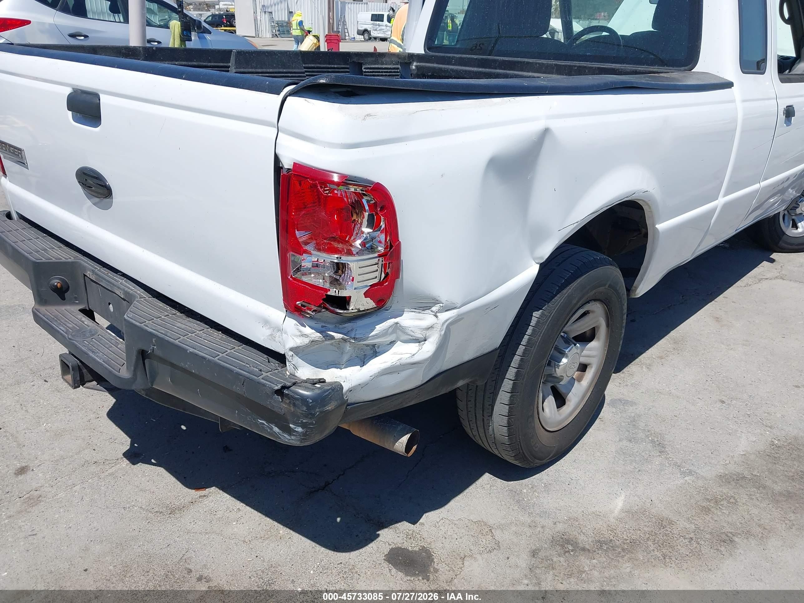 2011 Ford Ranger Xl White vin: 1FTLR1EE6BPB16858