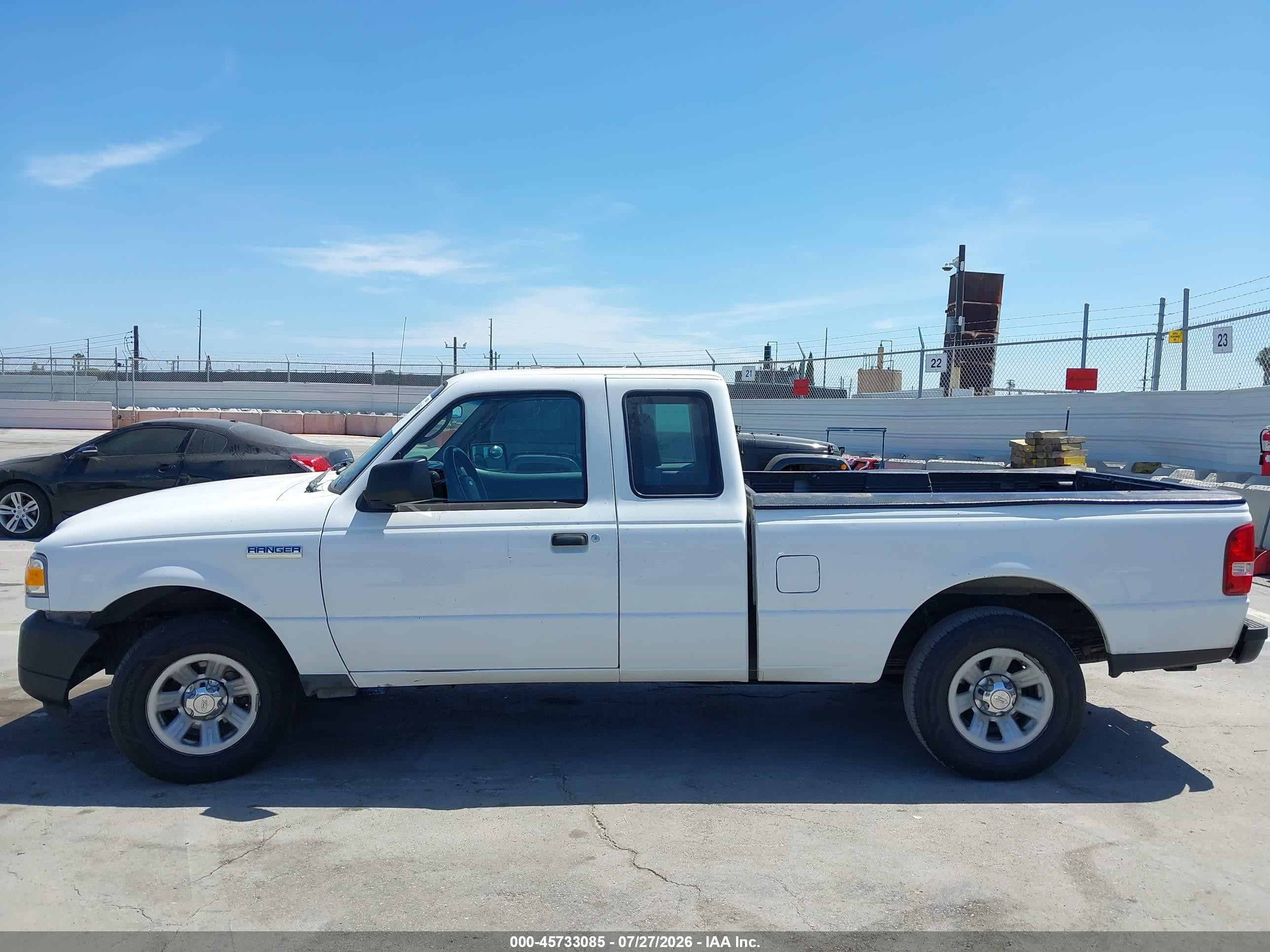 2011 Ford Ranger Xl White vin: 1FTLR1EE6BPB16858