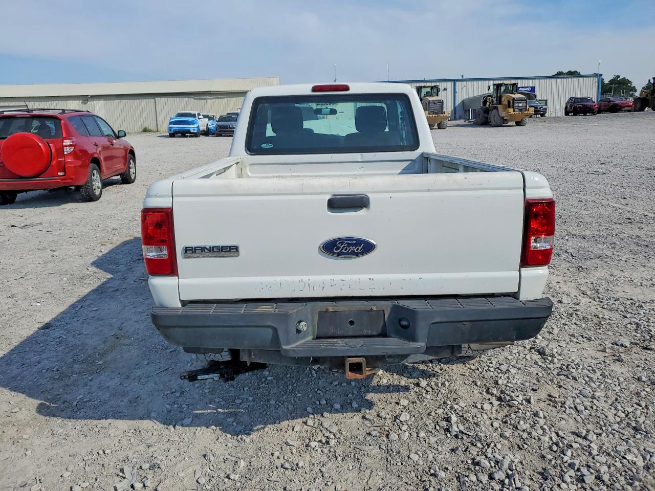 2011 Ford Ranger Super Cab White vin: 1FTLR1FE4BPA26090