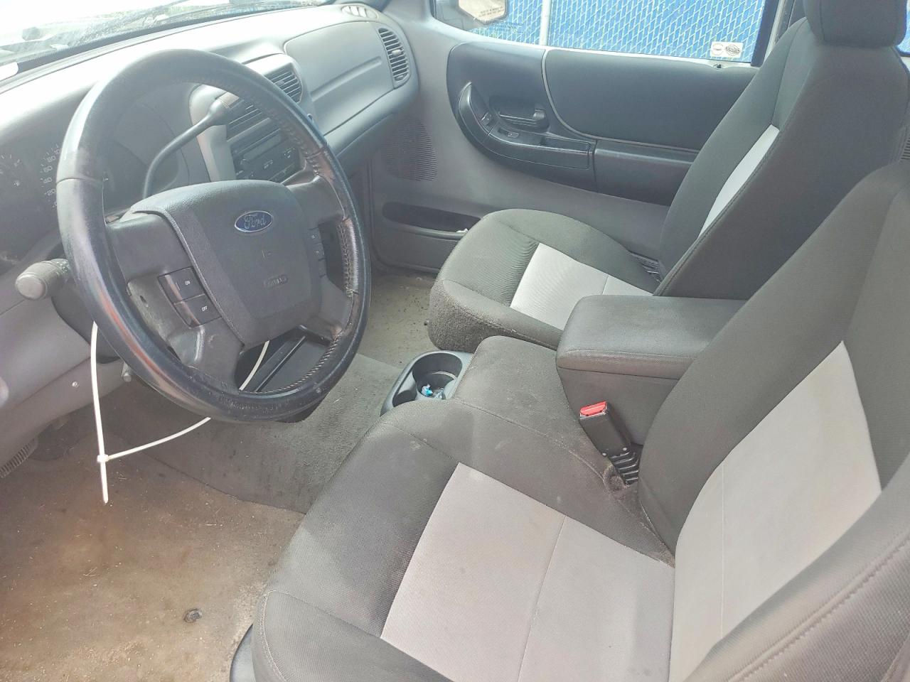 2010 Ford Ranger Super Cab Silver vin: 1FTLR4EE3APA20329