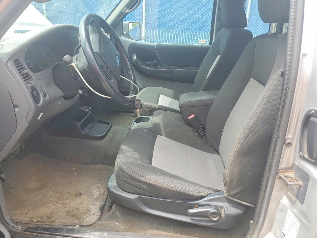 2010 Ford Ranger Super Cab Silver vin: 1FTLR4EE3APA20329