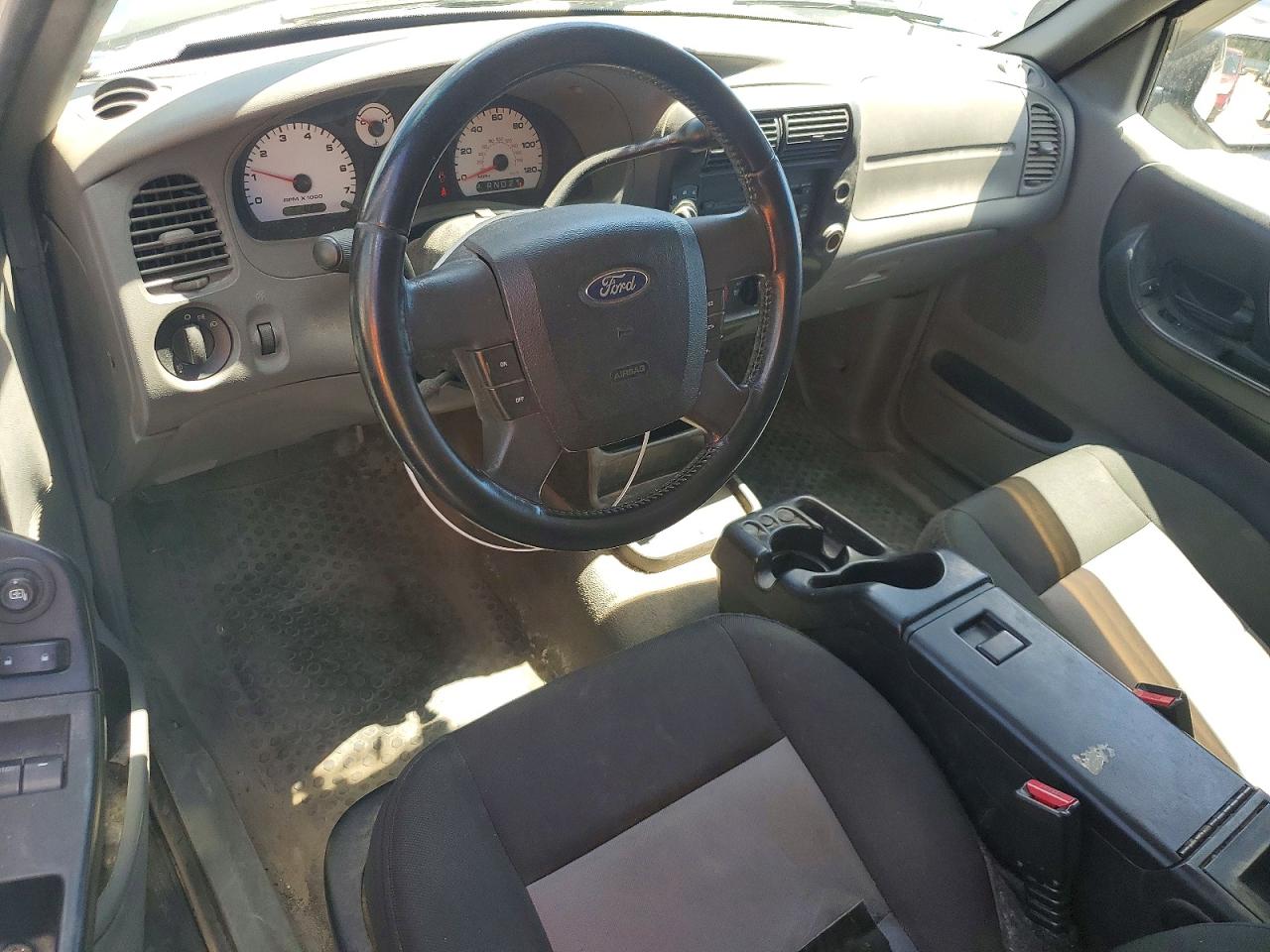 2010 Ford Ranger Super Cab Silver vin: 1FTLR4FE0APA09660