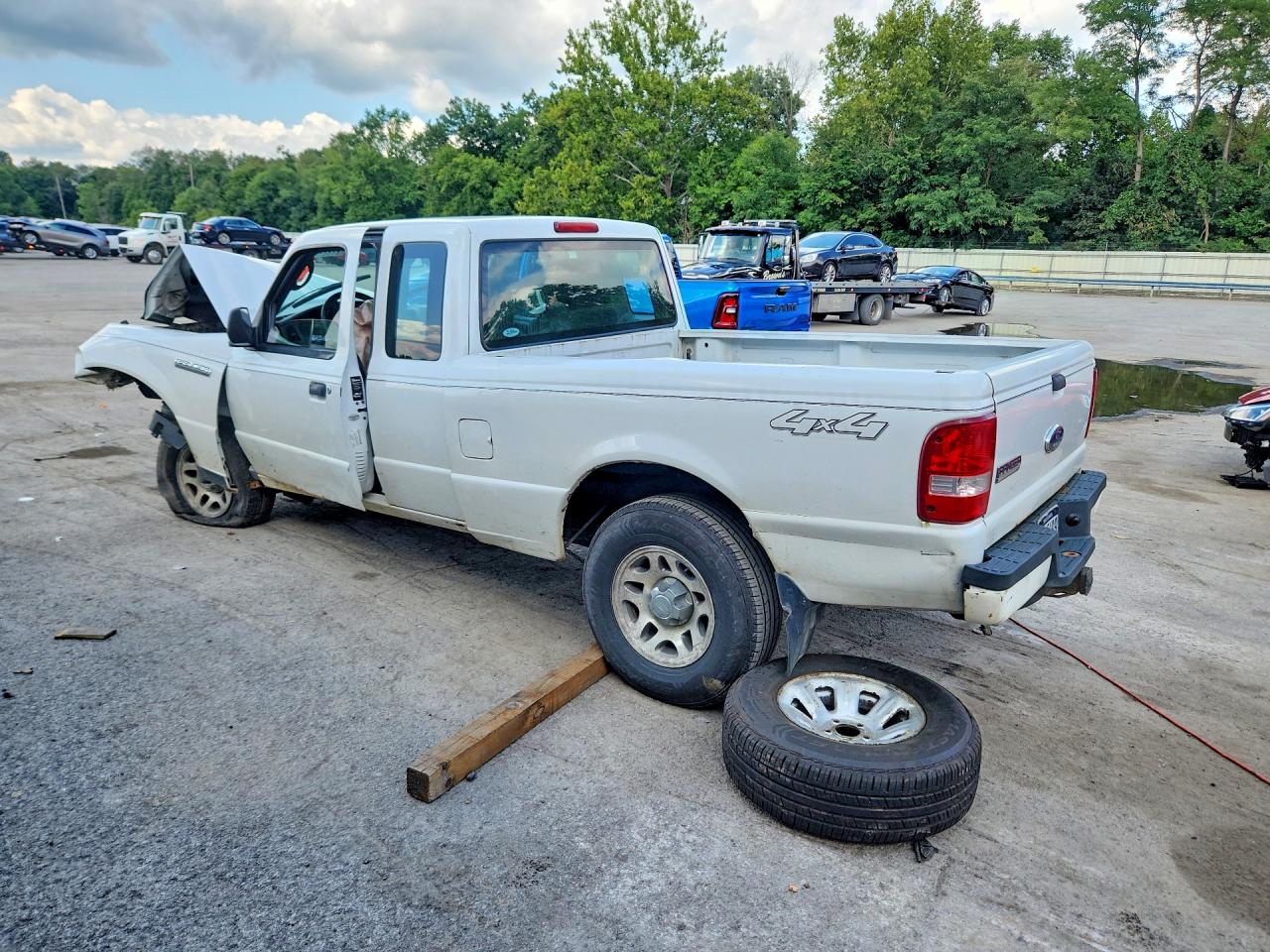 2011 Ford Ranger Super Cab Белый vin: 1FTLR4FE0BPA41963