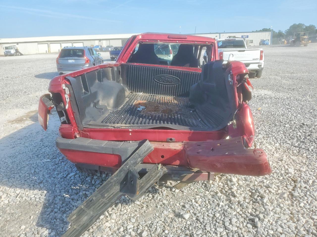 2011 Ford Ranger Red vin: 1FTLR4FE0BPA45141