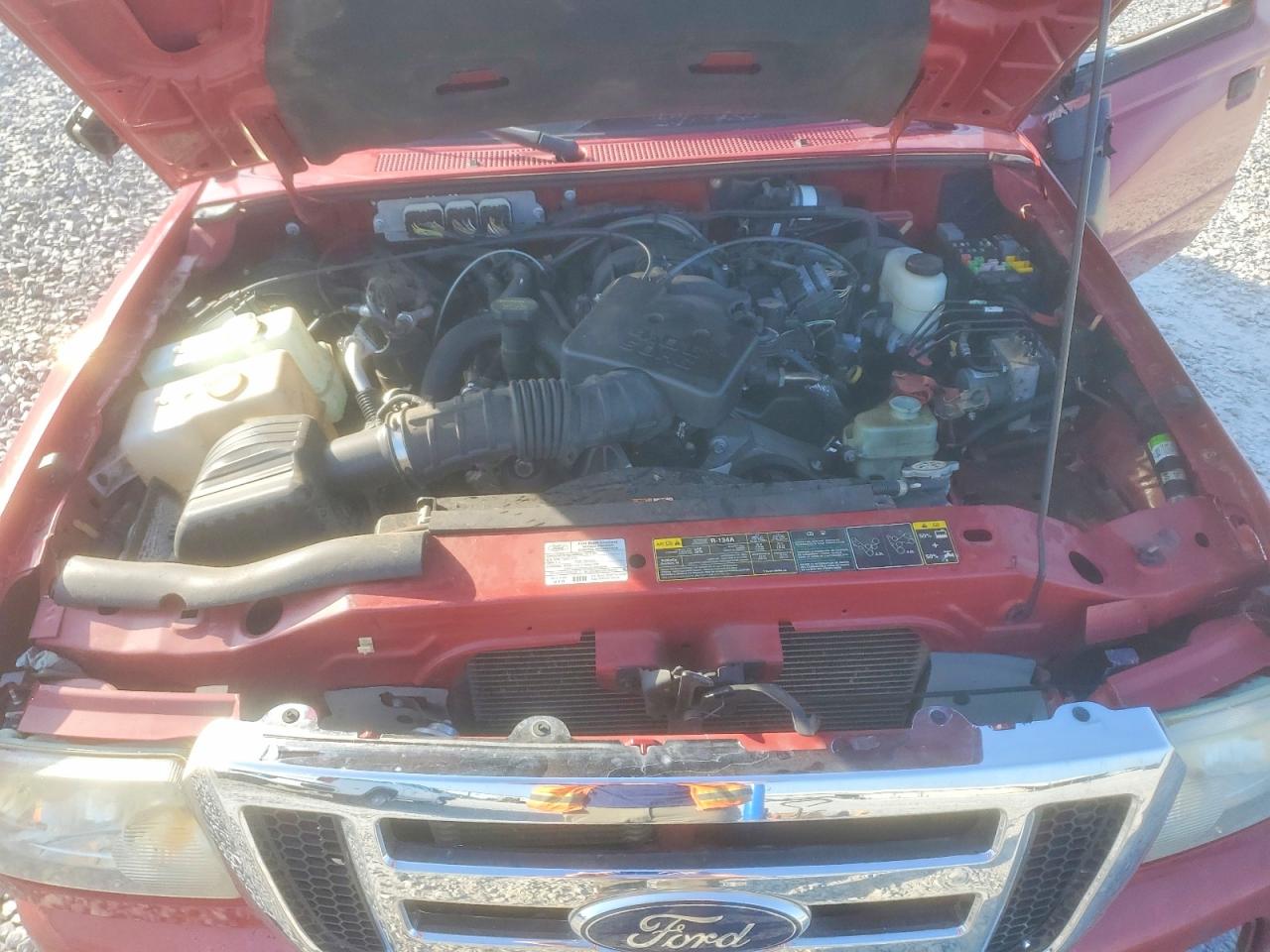 2011 Ford Ranger Red vin: 1FTLR4FE0BPA45141