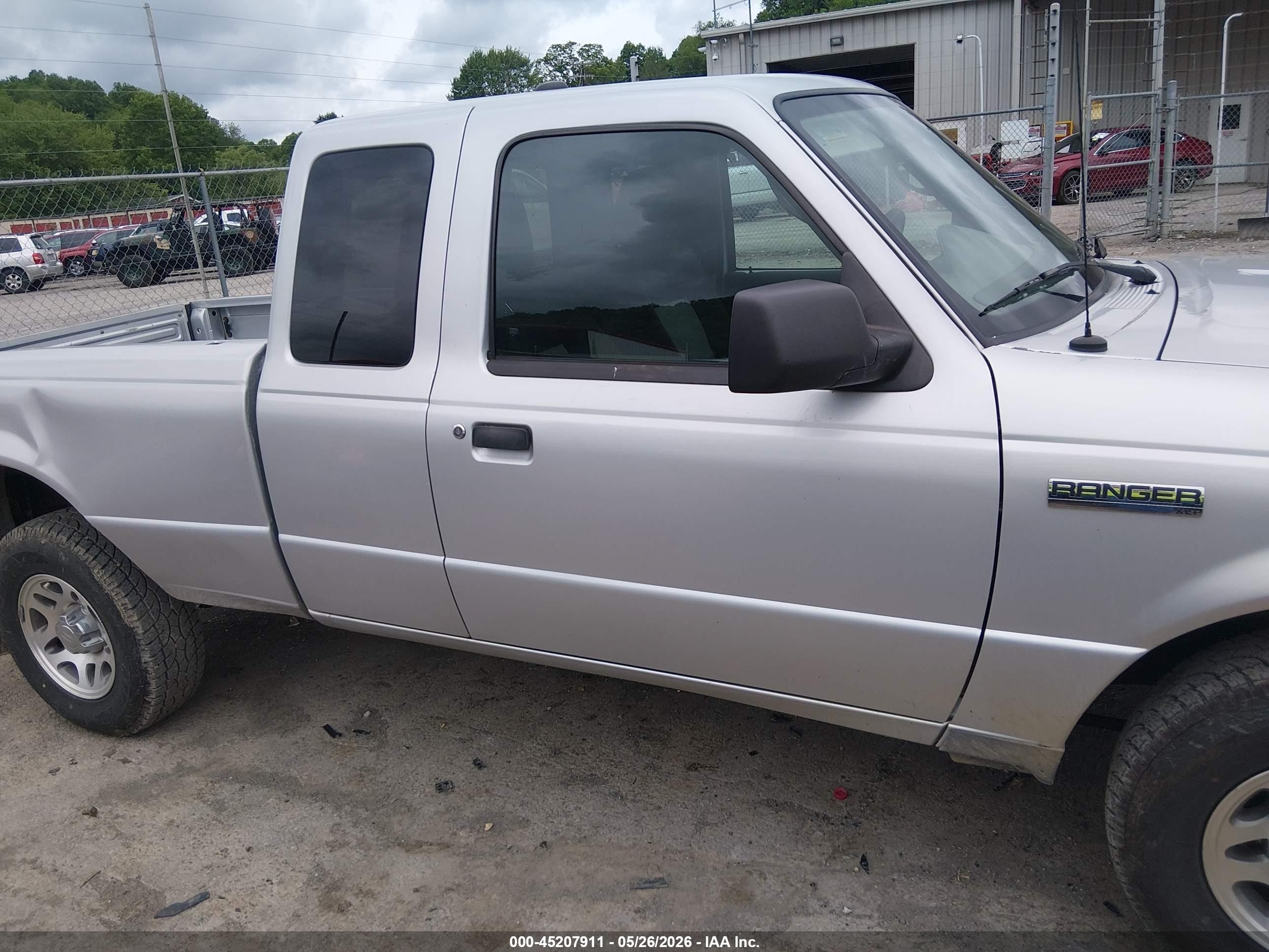 2011 Ford Ranger Xlt Silver vin: 1FTLR4FE1BPA24203