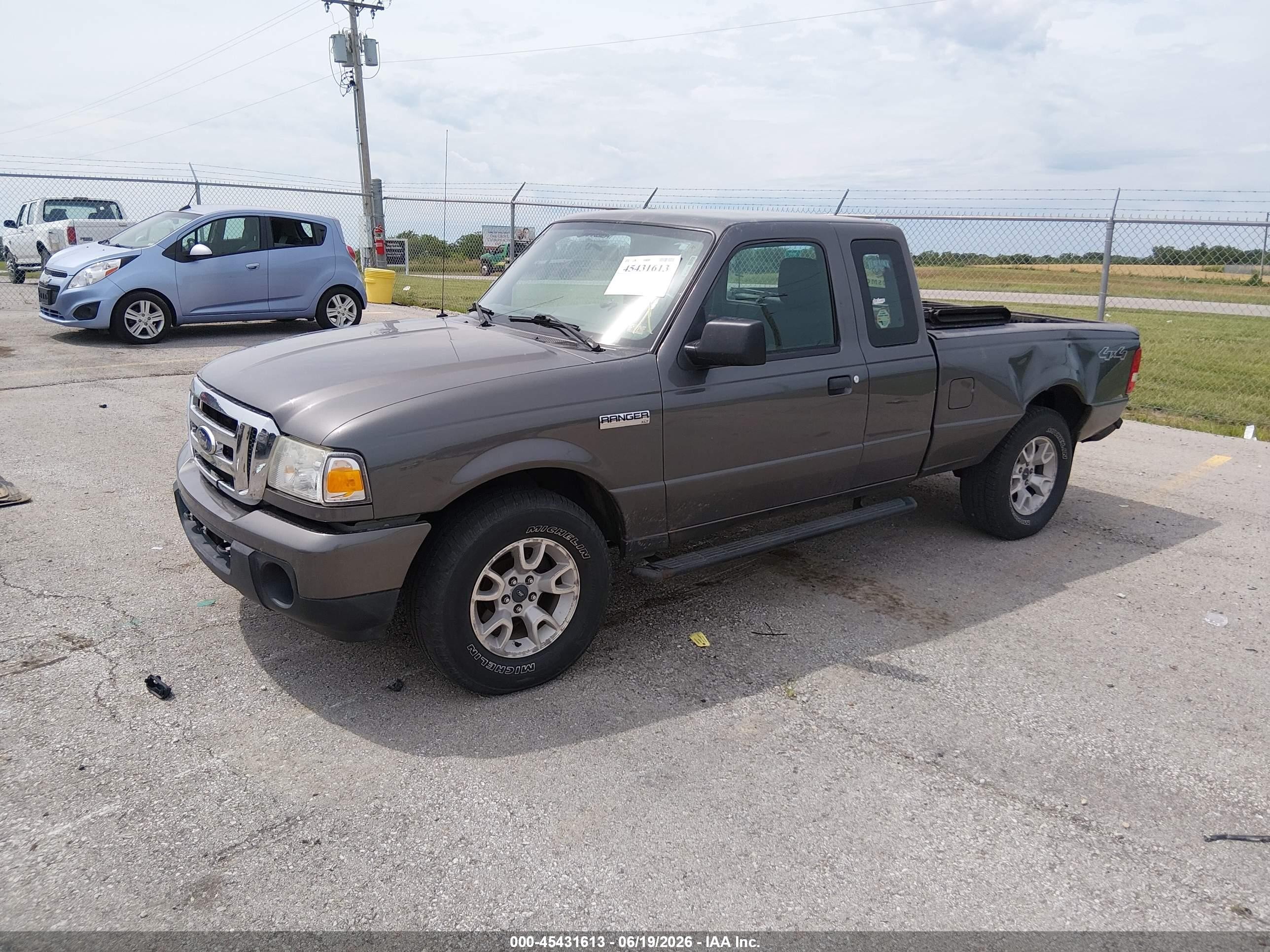 2011 Ford Ranger Super Cab Gray vin: 1FTLR4FE1BPA30860